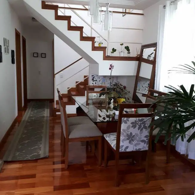 Foto 1 de Casa de Condomínio com 4 Quartos à venda, 129m² em Agriões, Teresópolis