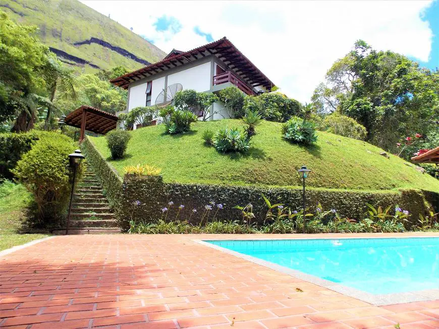 Foto 1 de Casa de Condomínio com 4 Quartos à venda, 435m² em Araras, Petrópolis