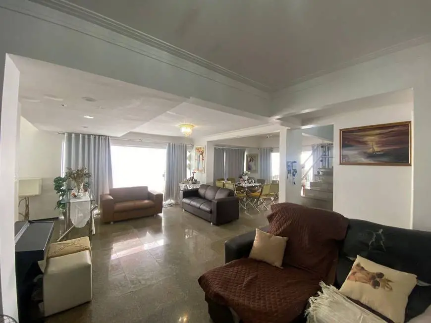 Foto 1 de Casa de Condomínio com 4 Quartos à venda, 580m² em Calhau, São Luís