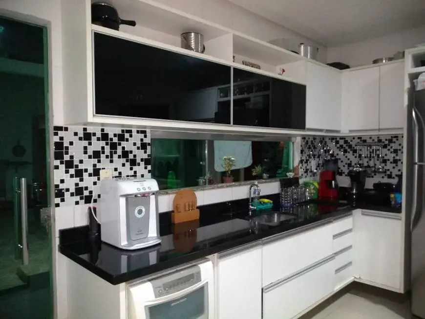 Foto 1 de Casa de Condomínio com 4 Quartos para alugar, 270m² em Colônia Terra Nova, Manaus