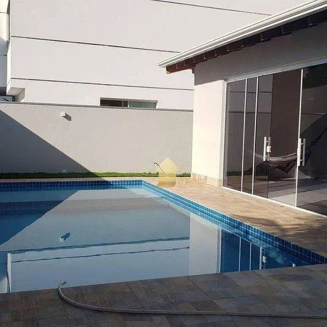 Foto 2 de Casa de Condomínio com 4 Quartos à venda, 365m² em Condomínio Residencial Florais dos Lagos , Cuiabá