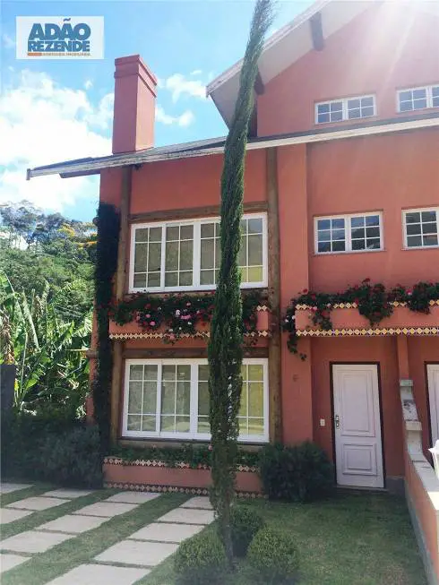 Foto 1 de Casa de Condomínio com 4 Quartos à venda, 160m² em Iúcas, Teresópolis
