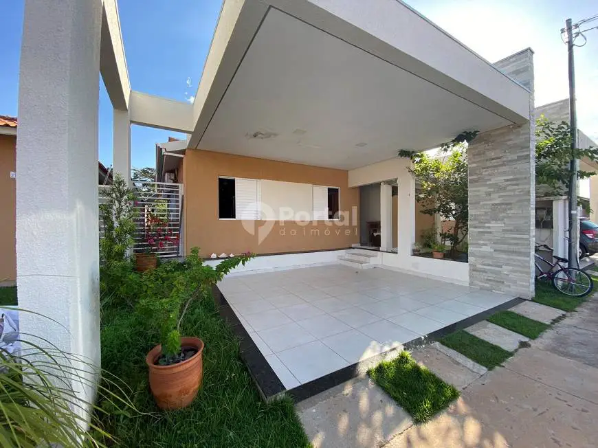 Foto 1 de Casa de Condomínio com 4 Quartos à venda, 140m² em Jardim Imperial, Cuiabá