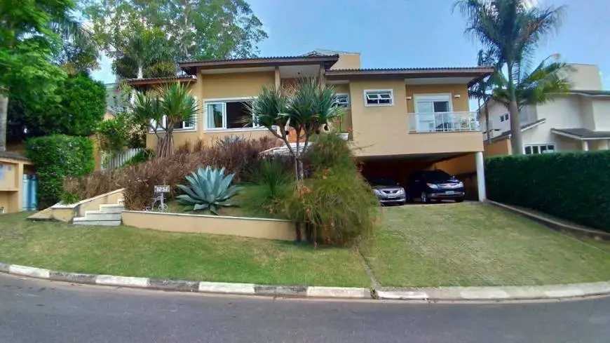 Foto 1 de Casa de Condomínio com 4 Quartos à venda, 355m² em Jardim Indaiá, Embu das Artes