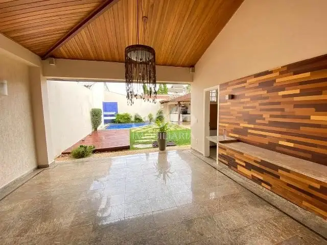 Foto 1 de Casa de Condomínio com 4 Quartos para alugar, 353m² em Jardim Karaíba, Uberlândia