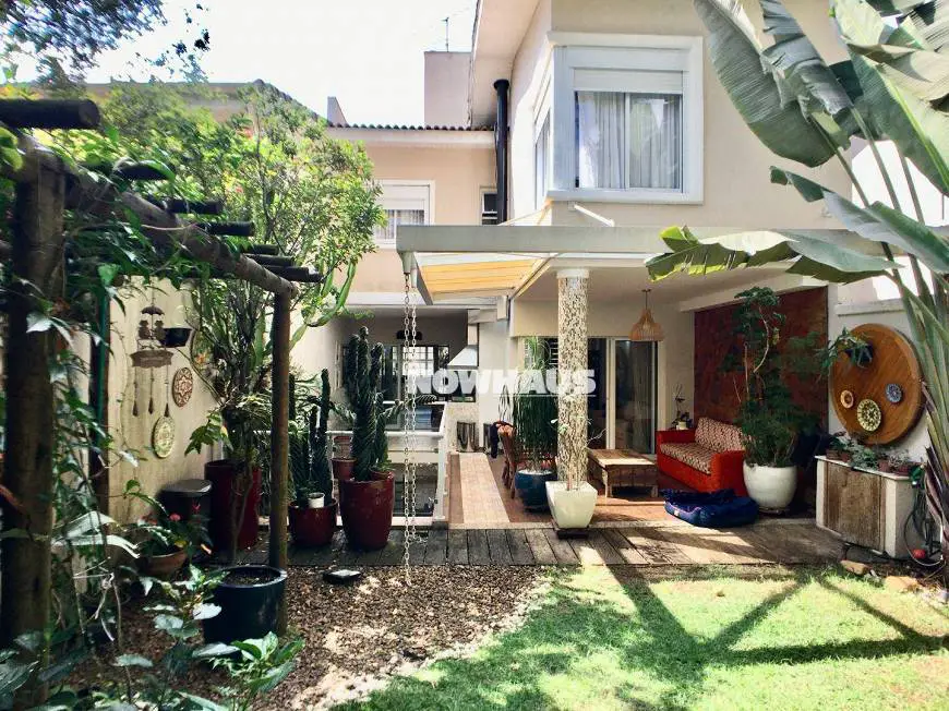 Foto 1 de Casa de Condomínio com 4 Quartos à venda, 320m² em Jardim Prudência, São Paulo