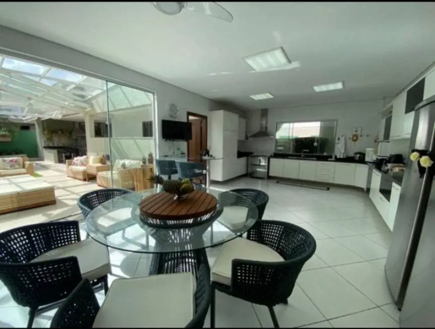 Foto 3 de Casa de Condomínio com 4 Quartos à venda, 760m² em Mangueirão, Belém