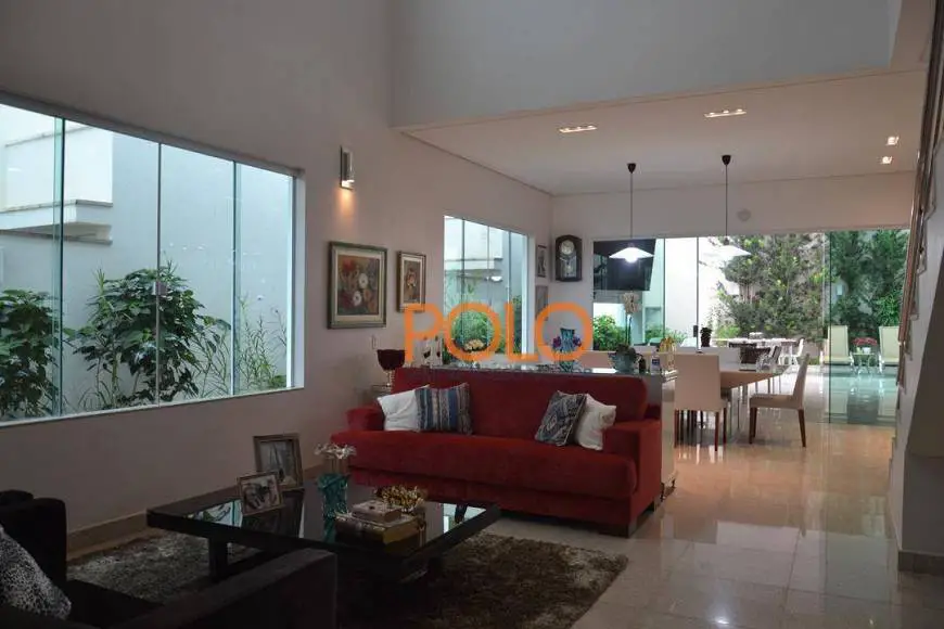 Foto 1 de Casa de Condomínio com 4 Quartos à venda, 396m² em Morada da Colina, Uberlândia