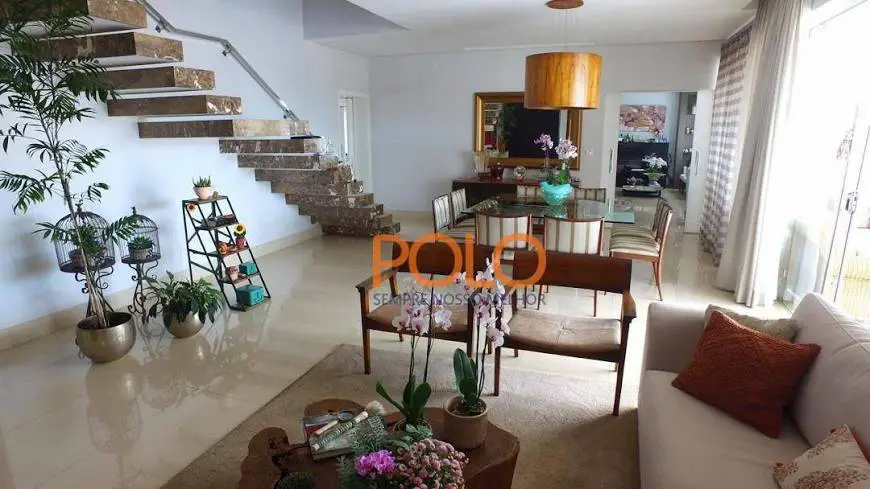 Foto 1 de Casa de Condomínio com 4 Quartos à venda, 555m² em Morada da Colina, Uberlândia