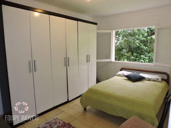 Foto 4 de Casa de Condomínio com 4 Quartos à venda, 205m² em Parque das Artes, Embu das Artes