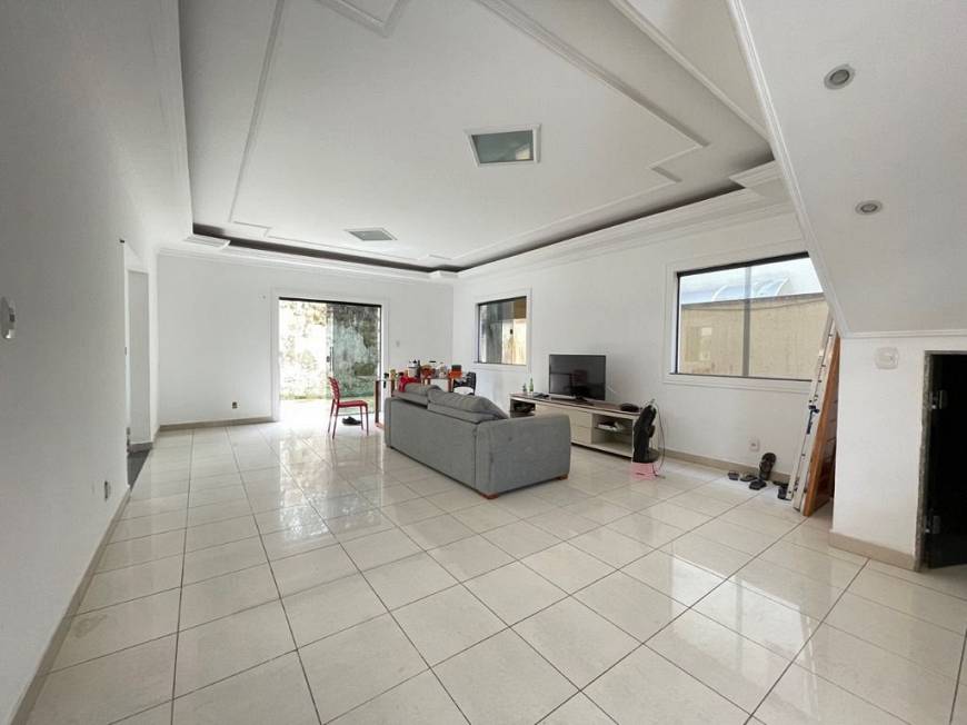 Foto 3 de Casa de Condomínio com 4 Quartos à venda, 211m² em Parque Verde, Belém