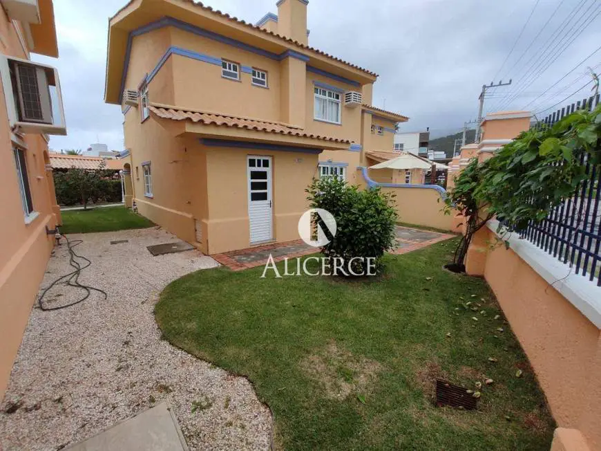 Foto 1 de Casa de Condomínio com 4 Quartos à venda, 121m² em Praia De Palmas, Governador Celso Ramos