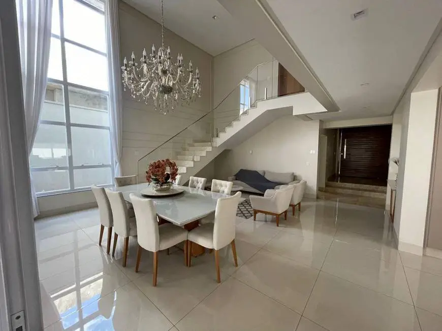 Foto 1 de Casa de Condomínio com 4 Quartos à venda, 344m² em Residencial Goiânia Golfe Clube, Goiânia