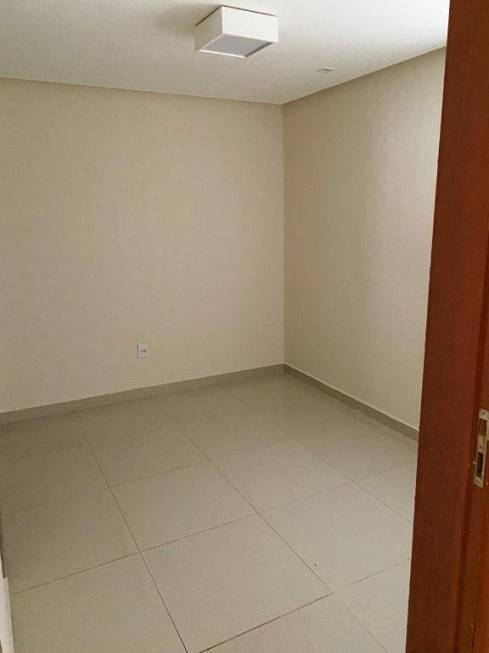 Foto 3 de Casa de Condomínio com 4 Quartos à venda, 228m² em Vila São João, Goiânia