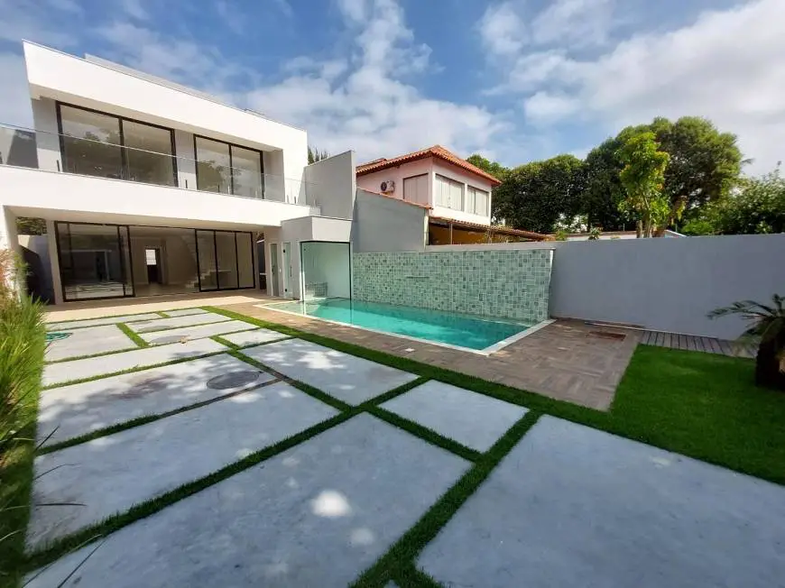 Foto 1 de Casa de Condomínio com 5 Quartos à venda, 340m² em Barra da Tijuca, Rio de Janeiro