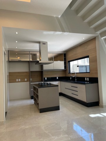 Foto 2 de Casa de Condomínio com 5 Quartos à venda, 400m² em Campo Grande, Rio de Janeiro