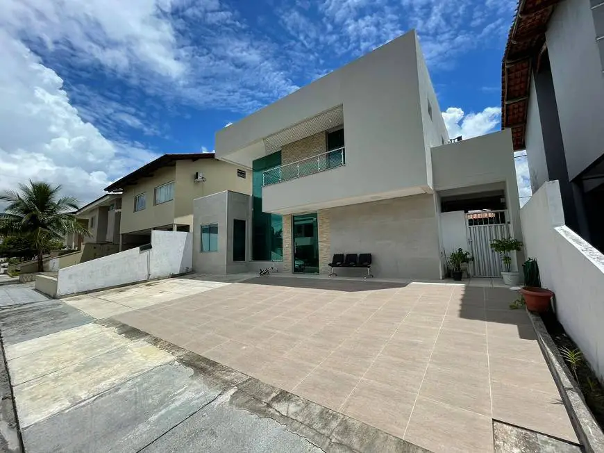 Foto 1 de Casa de Condomínio com 5 Quartos à venda, 185m² em Flores, Manaus