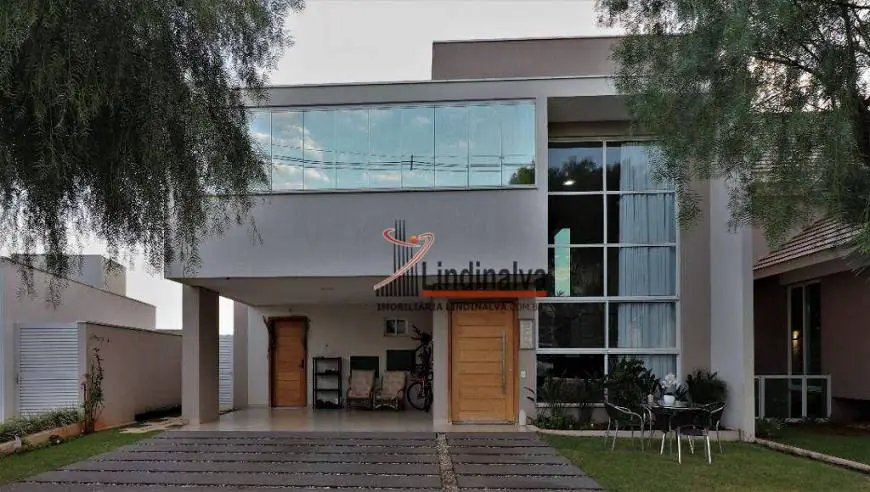 Foto 1 de Casa de Condomínio com 5 Quartos à venda, 355m² em Maracana, Foz do Iguaçu