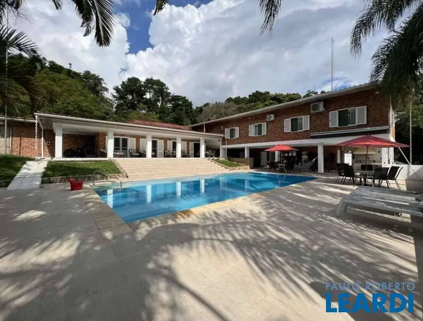 Foto 1 de Casa de Condomínio com 5 Quartos para venda ou aluguel, 842m² em Parque Silvino Pereira, Cotia