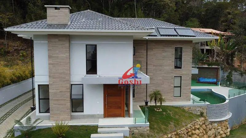 Foto 1 de Casa de Condomínio com 5 Quartos à venda, 400m² em Quebra Frascos, Teresópolis