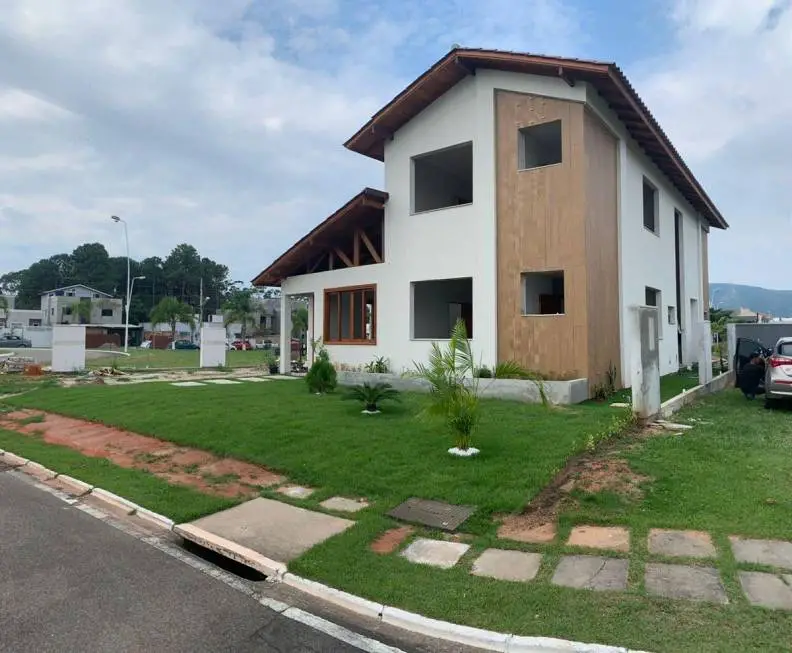 Foto 1 de Casa de Condomínio com 5 Quartos à venda, 275m² em São João do Rio Vermelho, Florianópolis