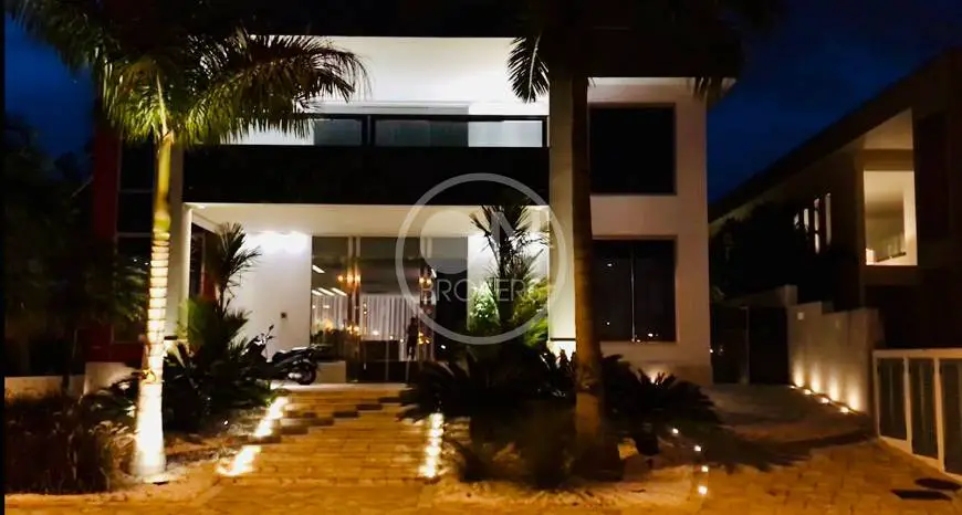 Foto 1 de Casa de Condomínio com 6 Quartos à venda, 900m² em Barra da Tijuca, Rio de Janeiro