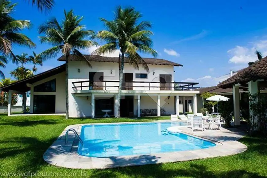 Foto 1 de Casa de Condomínio com 6 Quartos para alugar, 556m² em Jardim Acapulco , Guarujá