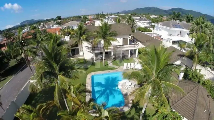 Foto 3 de Casa de Condomínio com 6 Quartos para alugar, 556m² em Jardim Acapulco , Guarujá