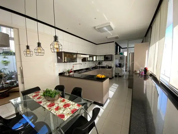 Foto 1 de Casa de Condomínio com 6 Quartos à venda, 394m² em Residencial Granville, Goiânia