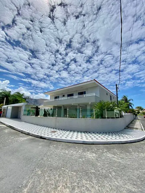 Foto 1 de Casa de Condomínio com 6 Quartos à venda, 450m² em Vilas do Atlantico, Lauro de Freitas