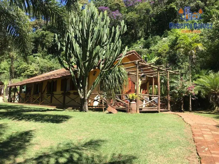 Foto 1 de Chácara com 2 Quartos à venda, 180m² em Amparo, Nova Friburgo
