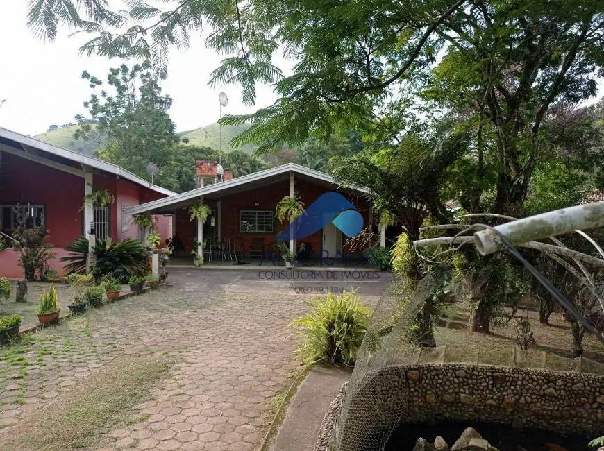 Foto 1 de Chácara com 4 Quartos à venda, 320m² em Vila Cândida, São José dos Campos