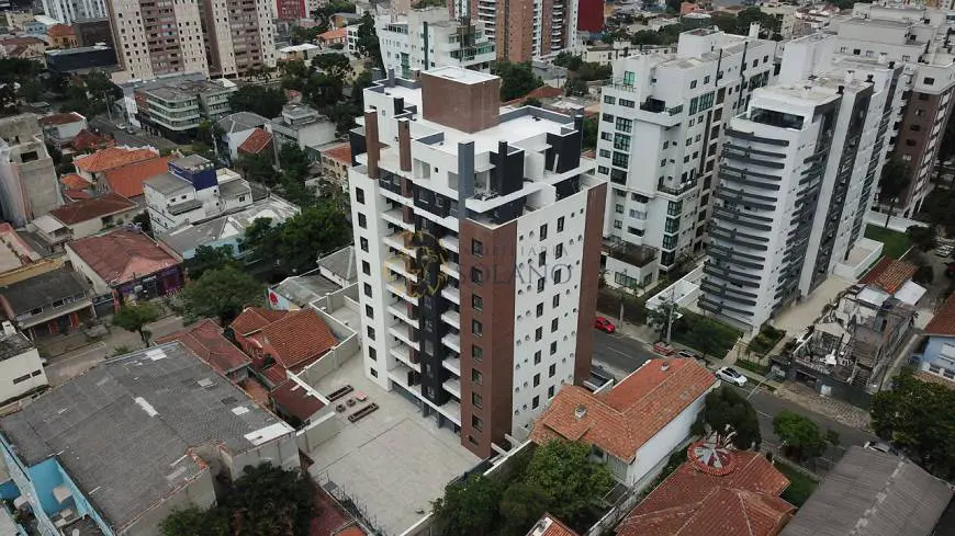 Foto 2 de Cobertura com 2 Quartos à venda, 133m² em Centro, Curitiba