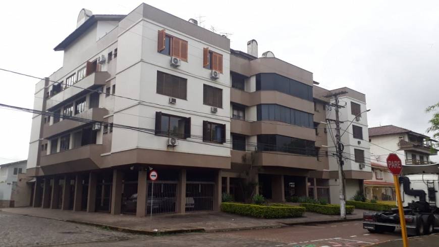Foto 2 de Cobertura com 3 Quartos à venda, 300m² em Vila Eunice Nova, Cachoeirinha