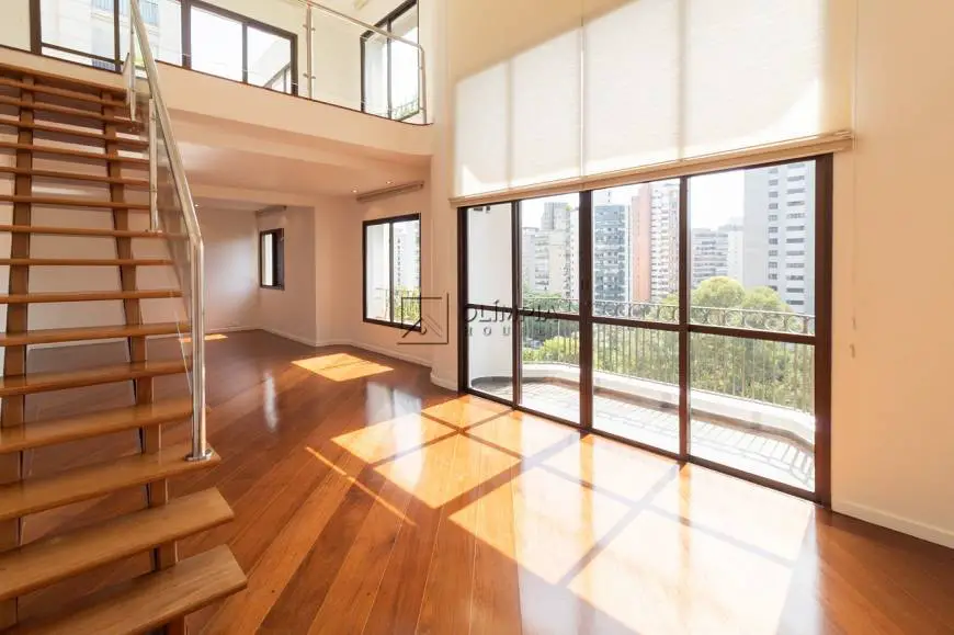 Foto 1 de Cobertura com 3 Quartos para alugar, 229m² em Vila Nova Conceição, São Paulo