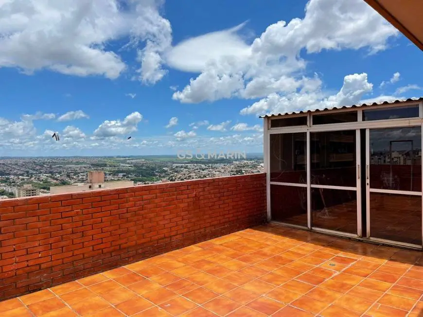 Foto 1 de Cobertura com 4 Quartos à venda, 314m² em Centro, Londrina
