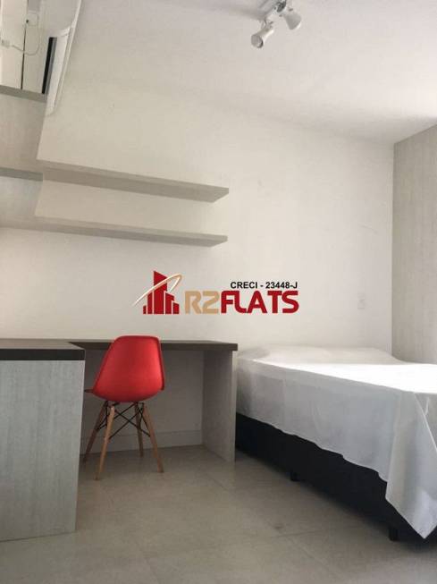 Foto 3 de Flat com 1 Quarto à venda, 48m² em Vila Olímpia, São Paulo