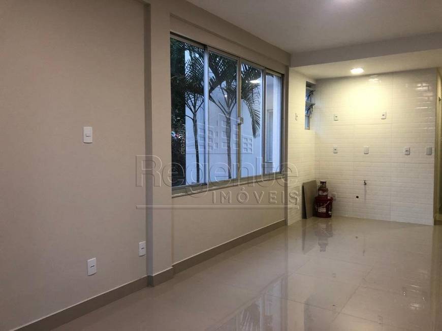 Foto 2 de Kitnet com 1 Quarto à venda, 34m² em Itacorubi, Florianópolis