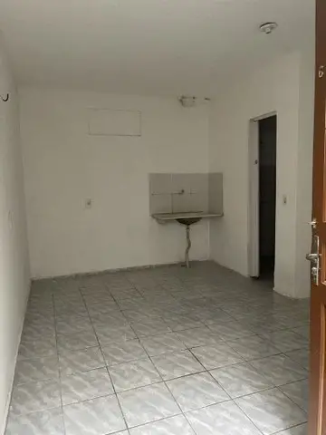 Foto 5 de Kitnet com 1 Quarto para alugar, 18m² em Jangurussu, Fortaleza