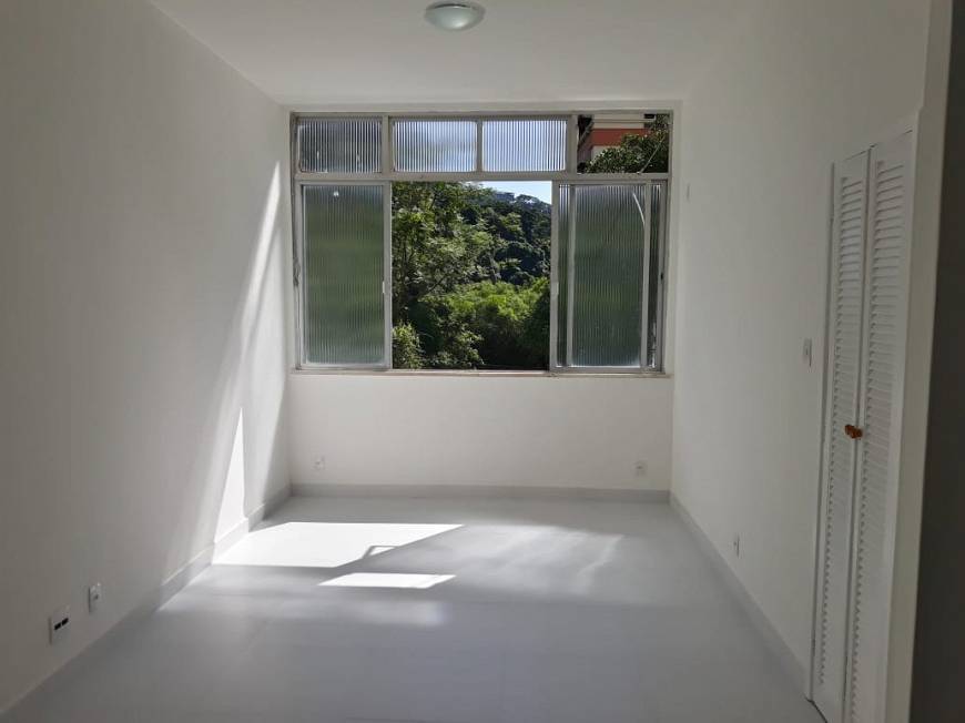 Foto 1 de Kitnet com 1 Quarto à venda, 25m² em Laranjeiras, Rio de Janeiro