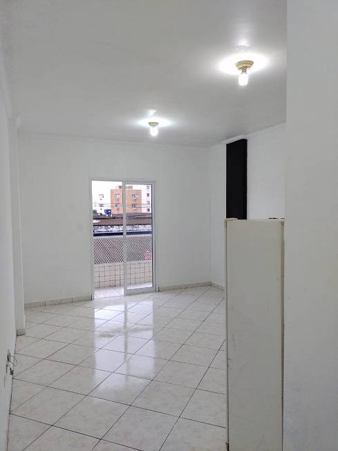 Foto 1 de Kitnet com 1 Quarto à venda, 28m² em Mirim, Praia Grande