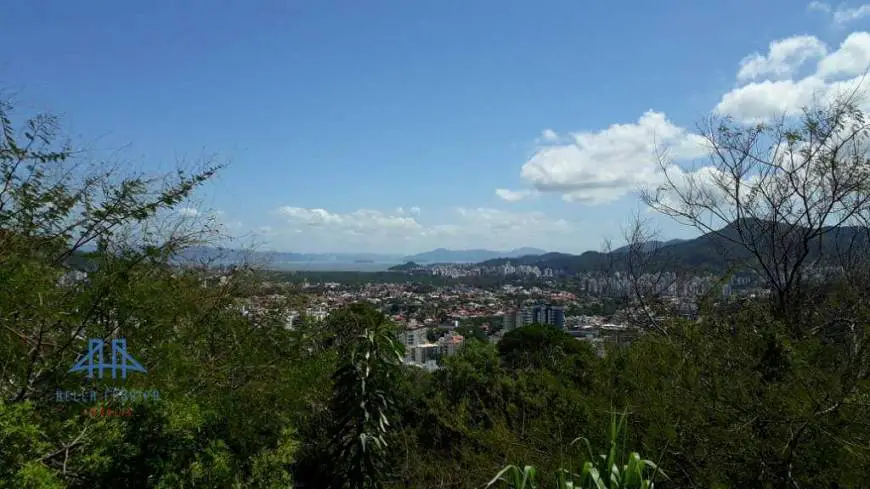 Foto 3 de Lote/Terreno à venda, 507m² em Córrego Grande, Florianópolis