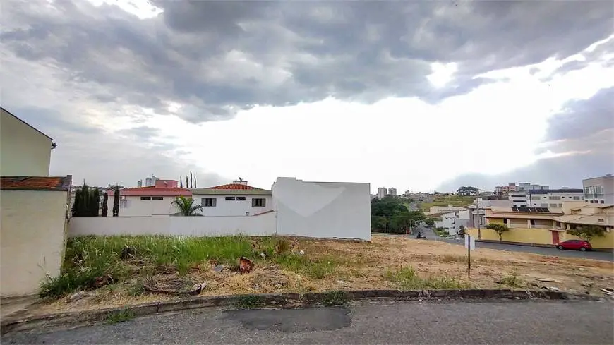 Foto 1 de Lote/Terreno à venda, 586m² em Parque das Nacoes, São João da Boa Vista