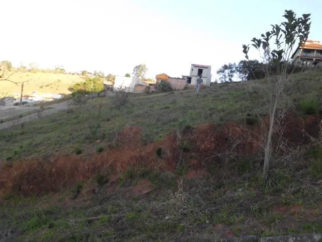 Foto 1 de Lote/Terreno à venda, 355m² em , São Lourenço