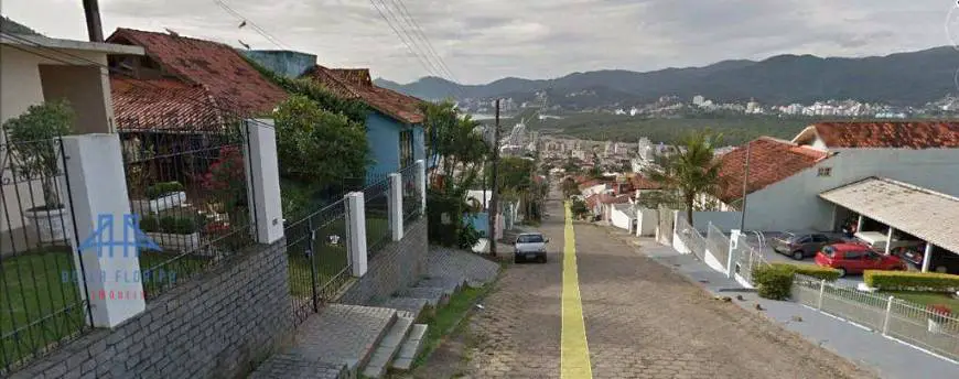 Foto 4 de Lote/Terreno à venda, 300m² em Trindade, Florianópolis