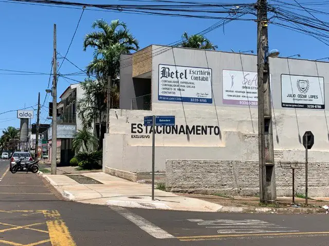 Foto 1 de Lote/Terreno à venda, 349m² em Vila Nova, Maringá