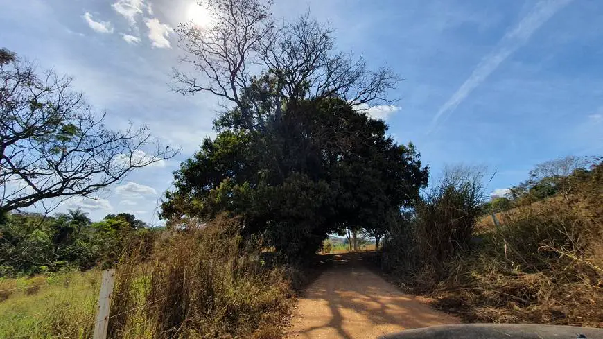 Foto 1 de Lote/Terreno à venda, 21500m² em Zona Rural, Matozinhos
