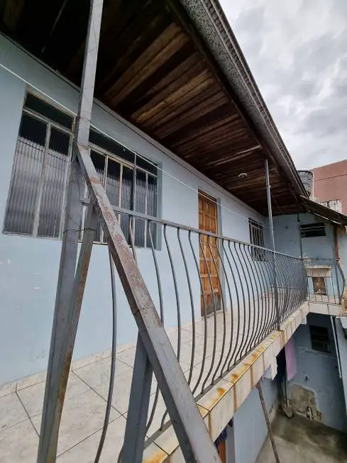 Foto 1 de Sobrado com 1 Quarto para alugar, 40m² em Sitio Cercado, Curitiba