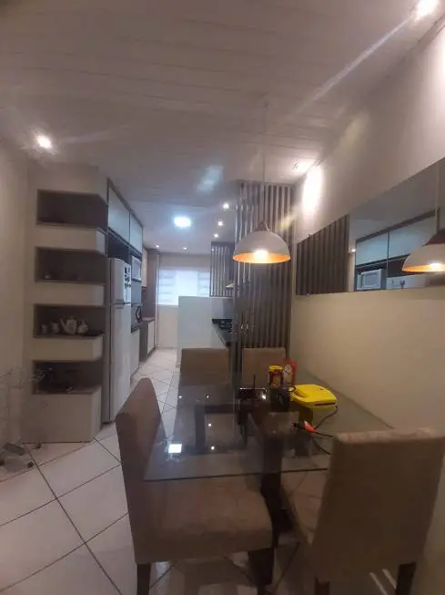 Foto 1 de Sobrado com 2 Quartos para alugar, 60m² em Fazendinha, Curitiba
