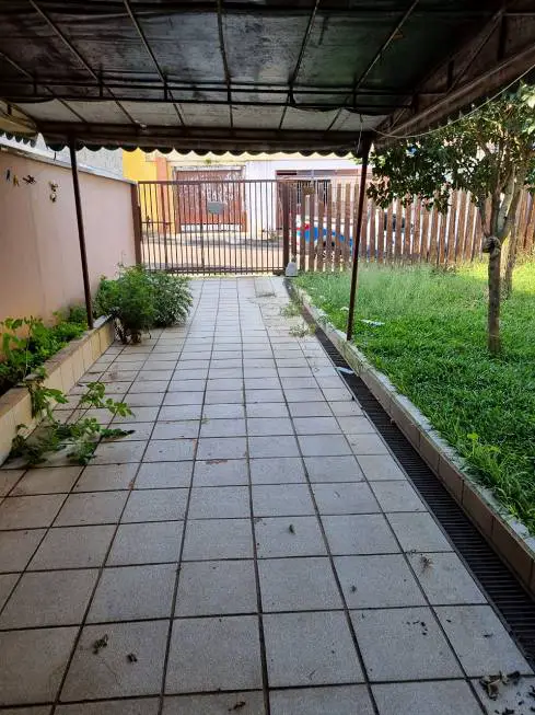 Foto 2 de Sobrado com 2 Quartos para alugar, 100m² em Sitio Cercado Bairro Novo B, Curitiba